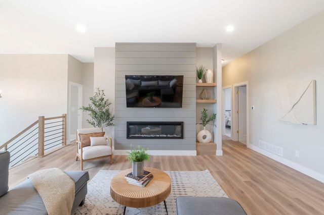 4017 Broomfield Drive, Cedar Falls, IA 50613