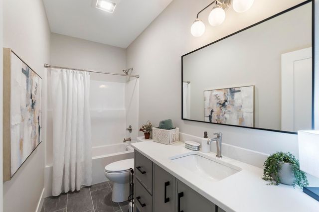 4017 Broomfield Drive, Cedar Falls, IA 50613