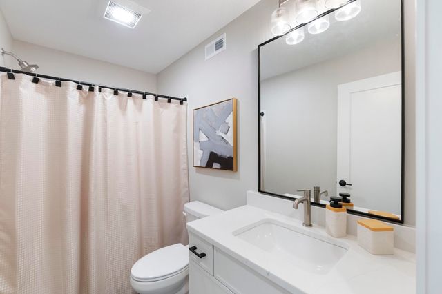 4017 Broomfield Drive, Cedar Falls, IA 50613