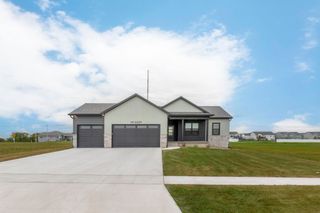 4017 Broomfield Drive, Cedar Falls, IA 50613