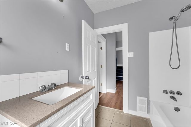 3138 W 101st Street, Cleveland, OH 44111