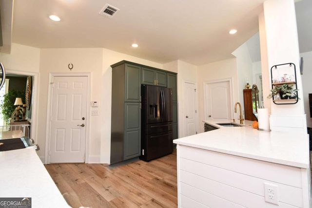 34 Emily Lane, Bogart, GA 30622