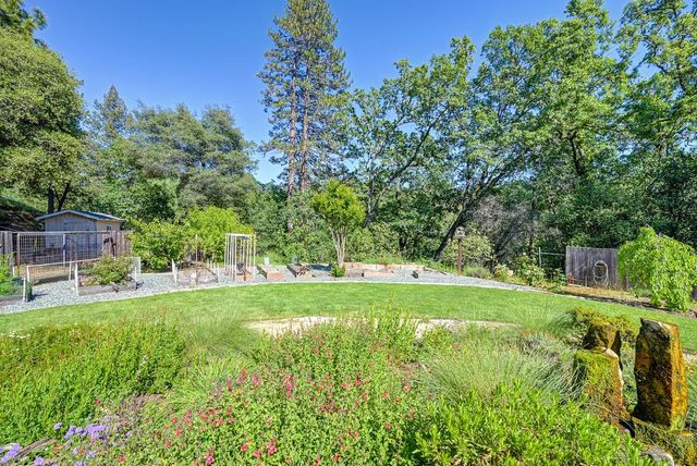 1380 Katie Ln, Placerville, CA 95667