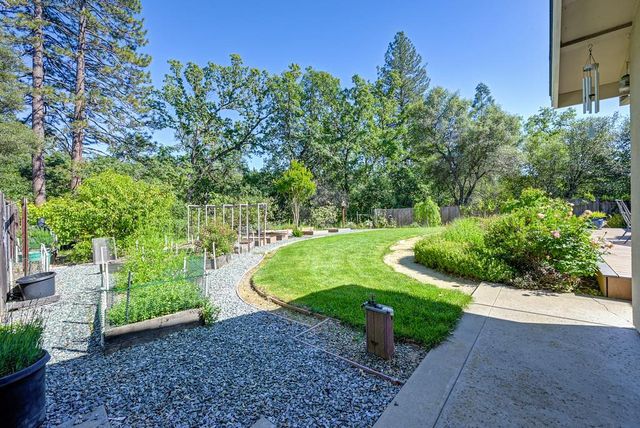 1380 Katie Ln, Placerville, CA 95667