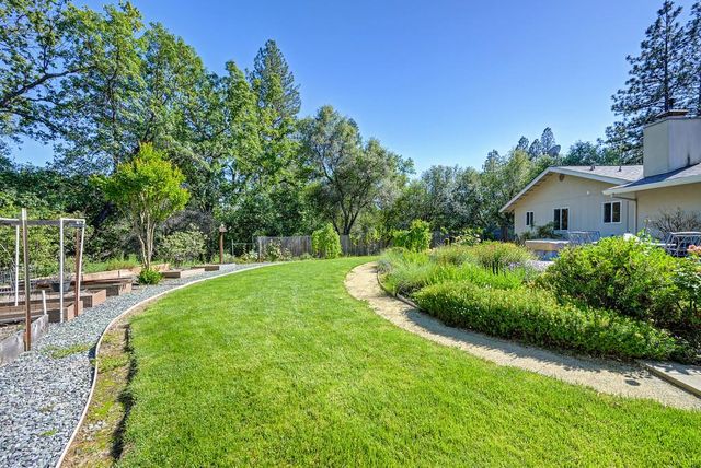 1380 Katie Ln, Placerville, CA 95667