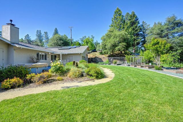 1380 Katie Ln, Placerville, CA 95667