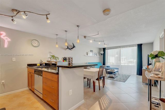 465 Ocean Dr 804, Miami Beach, FL 33139