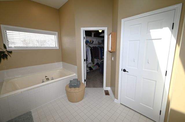 1216 WILLIAM Drive, Lake Zurich, IL 60047