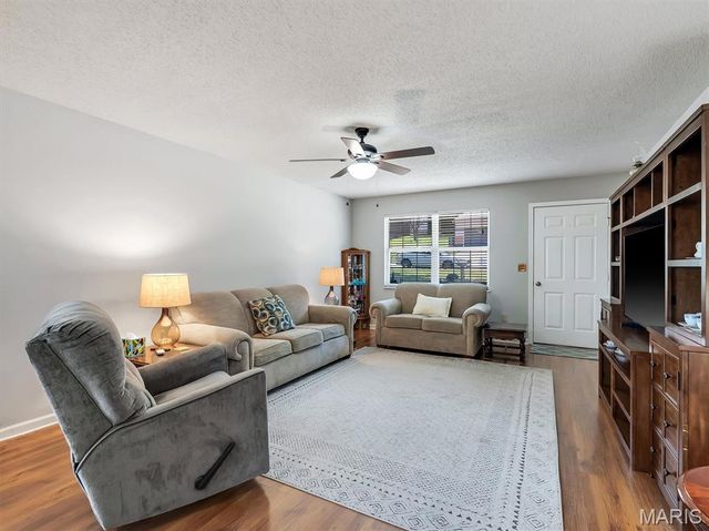 105 Wenona Drive, Washington, MO 63090