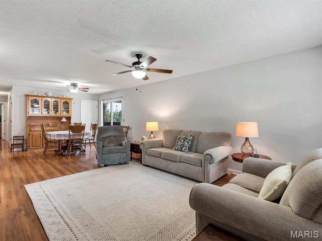 105 Wenona Drive, Washington, MO 63090