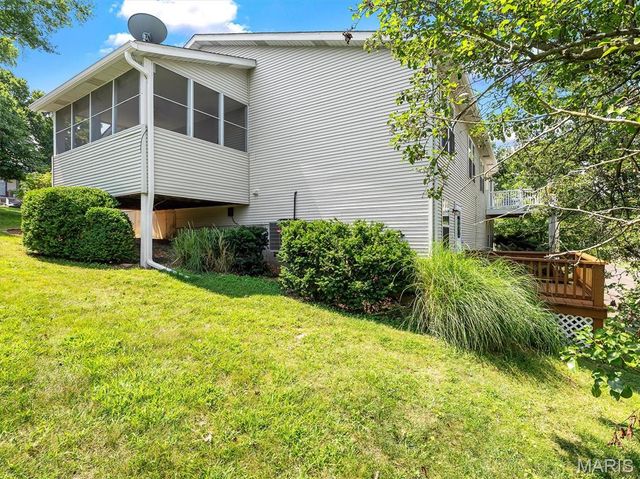 105 Wenona Drive, Washington, MO 63090