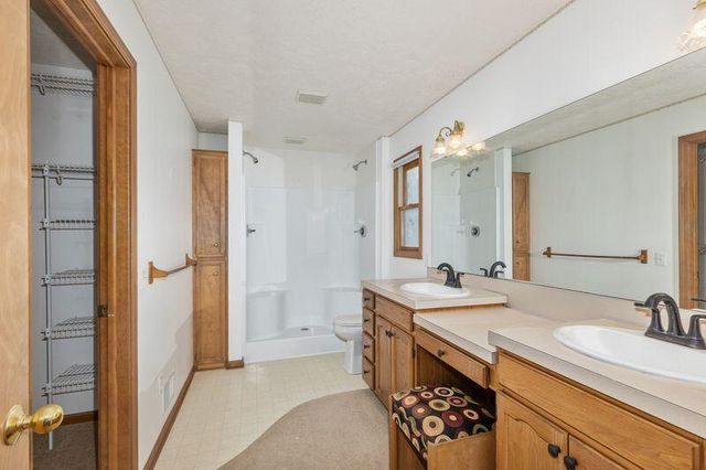 5075 Windybrook Drive Sw, City Of Wyoming, MI 49418