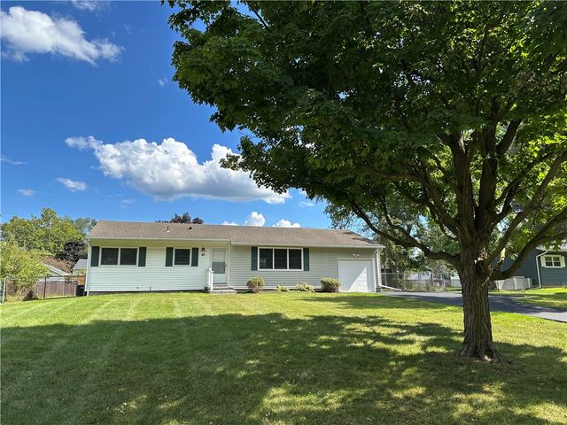 40 Guildhall Road, Henrietta, NY 14623