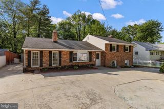 3051 SLEEPY HOLLOW RD, Falls Church, VA 22042