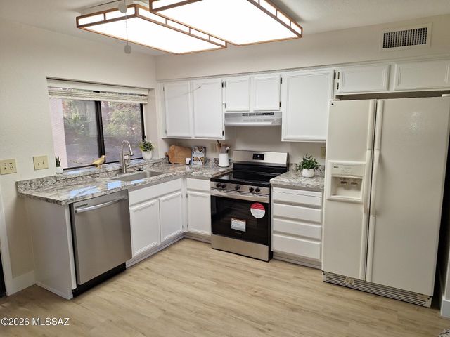 14561 N Line Post Lane, Oro Valley, AZ 85755