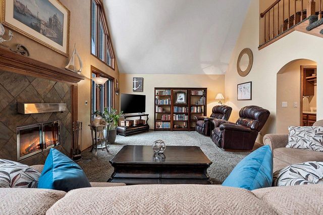 3181 HIGH COUNTRY COURT, Green Bay, WI 54313