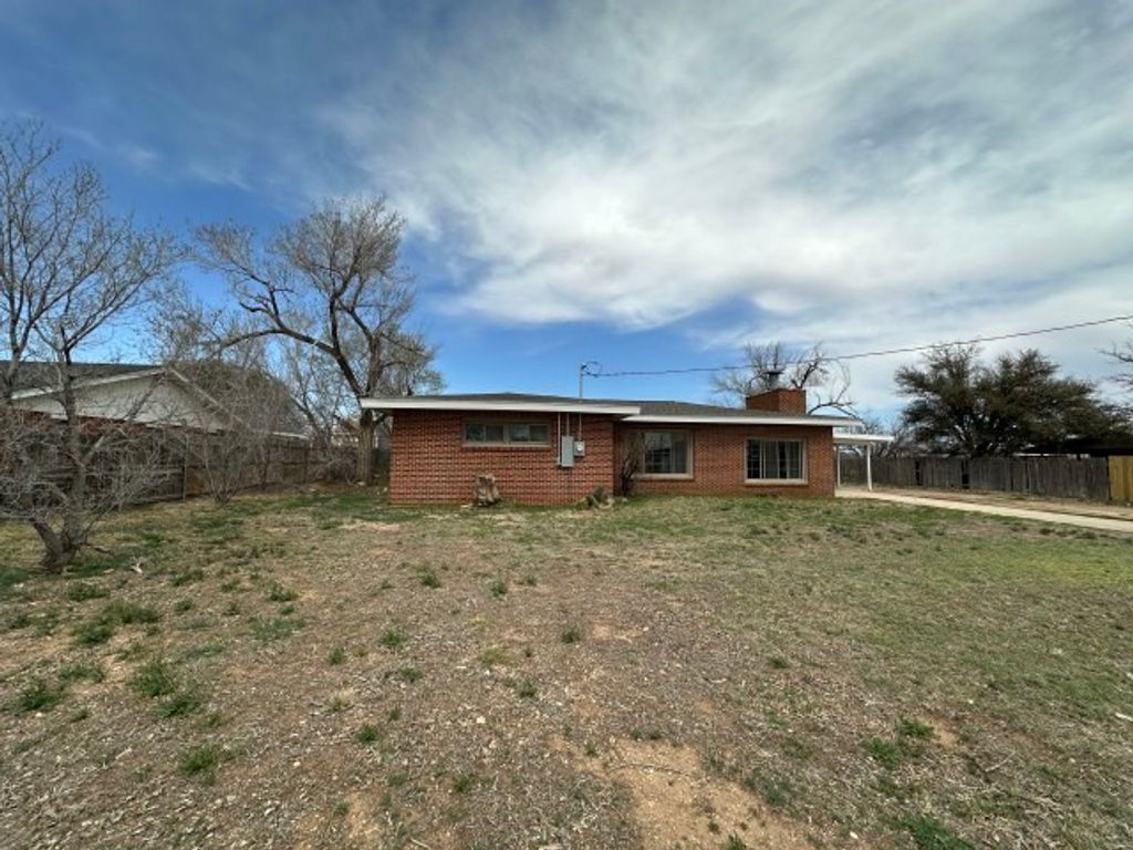 2204 Carl Street, Big Spring, TX 79720