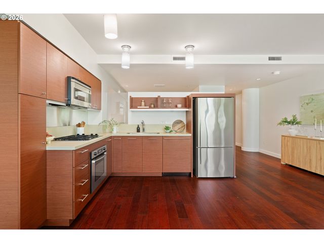 3601 S RIVER Pkwy 319, Portland, OR 97239