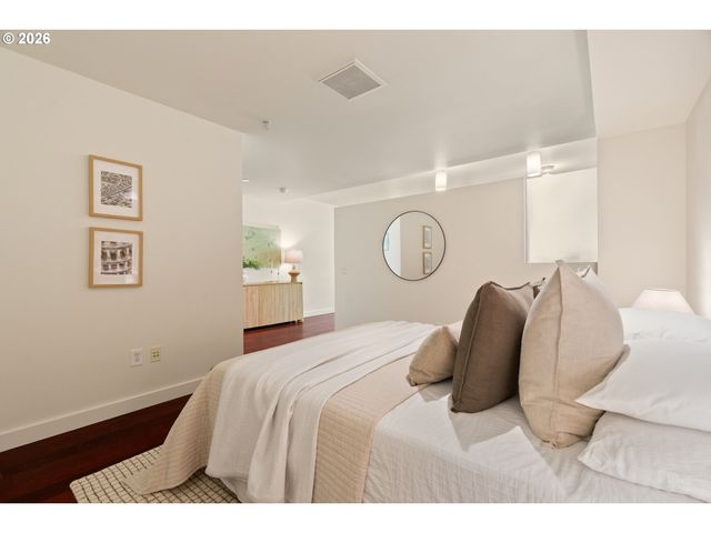 3601 S RIVER Pkwy 319, Portland, OR 97239