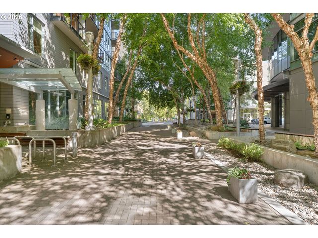 3601 S RIVER Pkwy 319, Portland, OR 97239