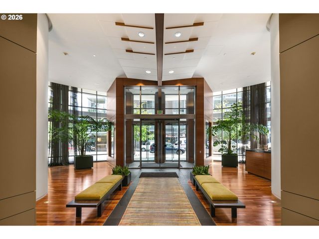 3601 S RIVER Pkwy 319, Portland, OR 97239