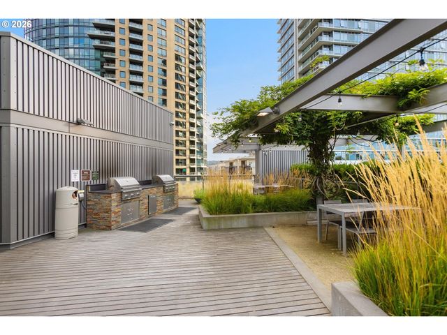 3601 S RIVER Pkwy 319, Portland, OR 97239