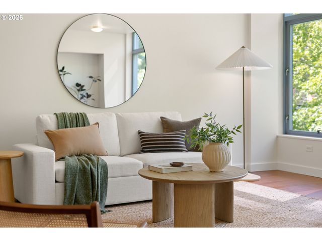 3601 S RIVER Pkwy 319, Portland, OR 97239