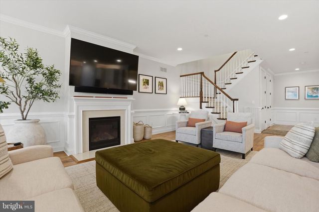 318 WHITEMARSH DR, Flourtown, PA 19031