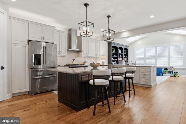318 WHITEMARSH DR, Flourtown, PA 19031