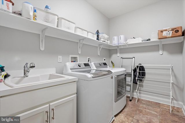 318 WHITEMARSH DR, Flourtown, PA 19031