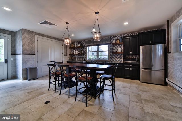 318 WHITEMARSH DR, Flourtown, PA 19031