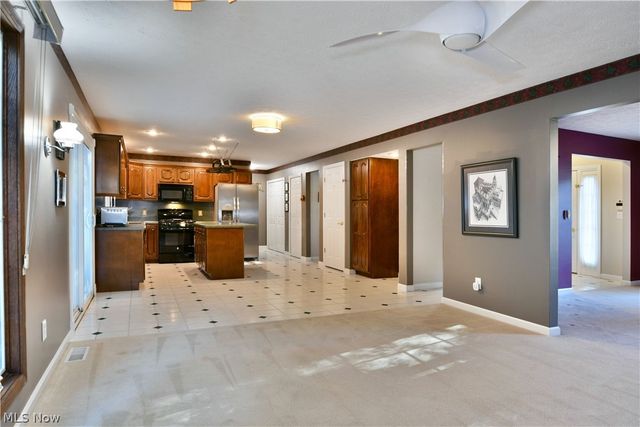 19 Spring Creek Drive, Cortland, OH 44410