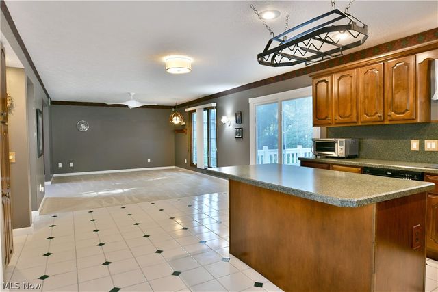 19 Spring Creek Drive, Cortland, OH 44410
