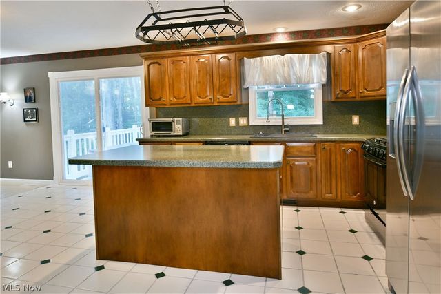 19 Spring Creek Drive, Cortland, OH 44410