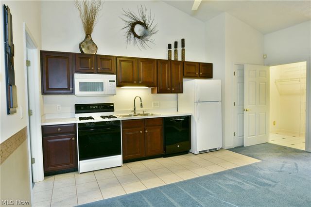 19 Spring Creek Drive, Cortland, OH 44410