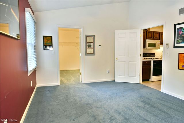 19 Spring Creek Drive, Cortland, OH 44410