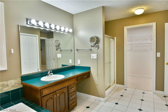 19 Spring Creek Drive, Cortland, OH 44410