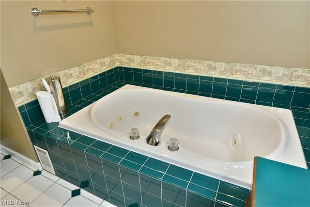 19 Spring Creek Drive, Cortland, OH 44410