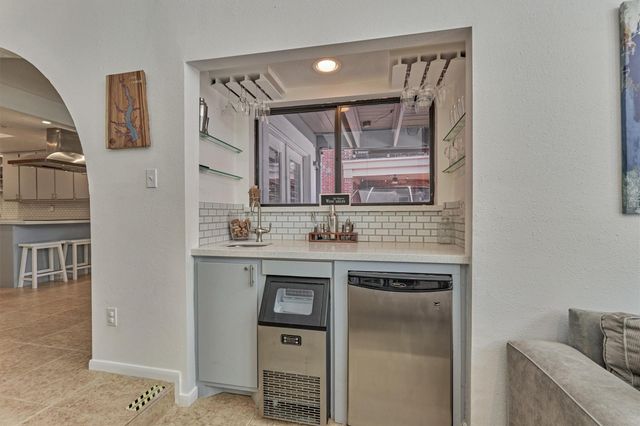 3142 Lazy Lake Lane, Montgomery, TX 77356