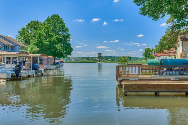 3142 Lazy Lake Lane, Montgomery, TX 77356