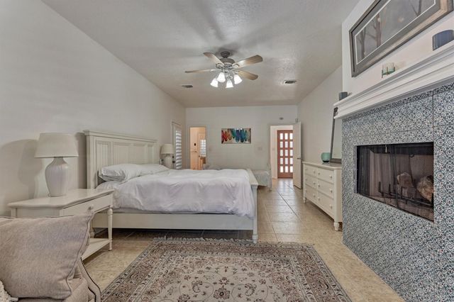 3142 Lazy Lake Lane, Montgomery, TX 77356