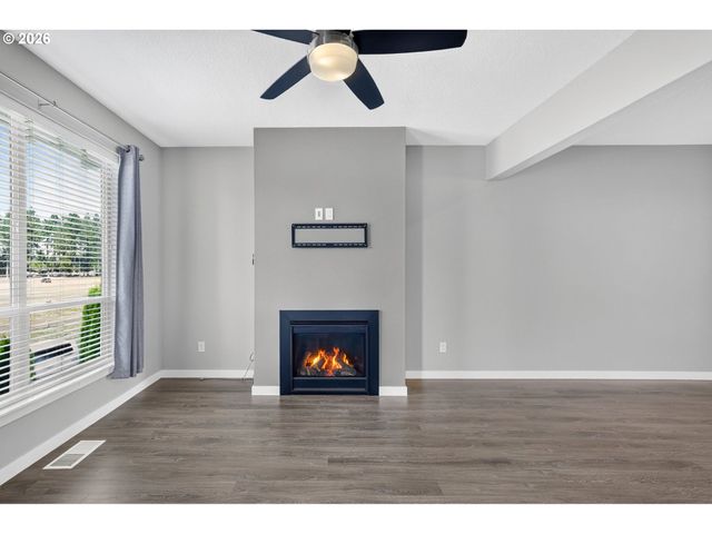 437 Ne 4TH Ave, Canby, OR 97013