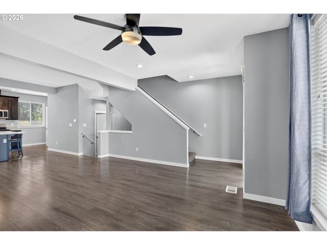 437 Ne 4TH Ave, Canby, OR 97013