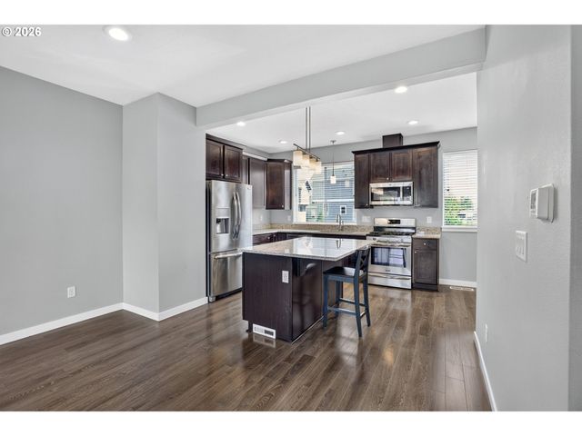 437 Ne 4TH Ave, Canby, OR 97013