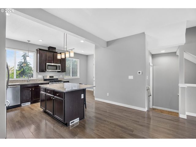 437 Ne 4TH Ave, Canby, OR 97013
