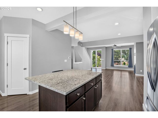 437 Ne 4TH Ave, Canby, OR 97013