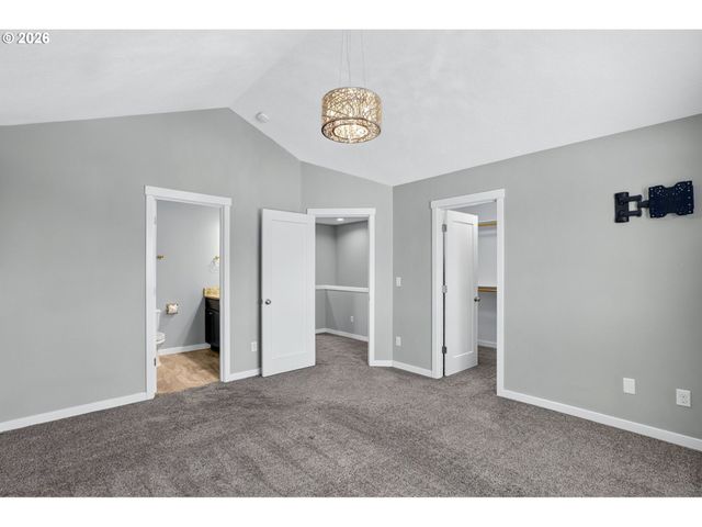 437 Ne 4TH Ave, Canby, OR 97013