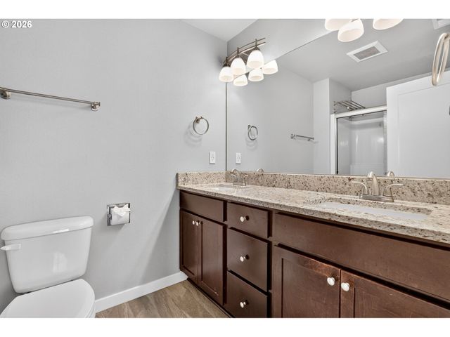 437 Ne 4TH Ave, Canby, OR 97013