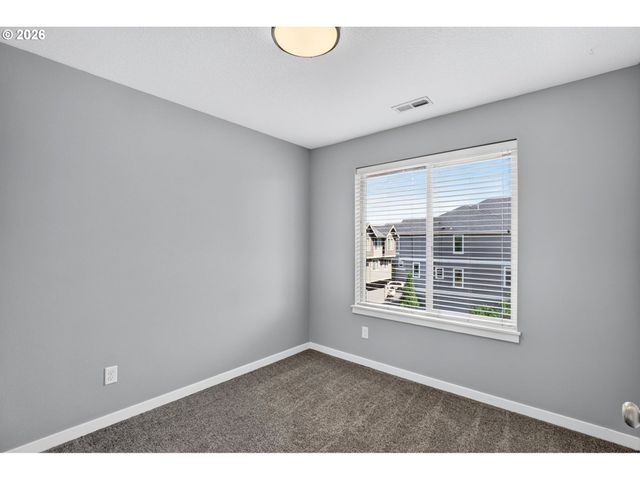 437 Ne 4TH Ave, Canby, OR 97013