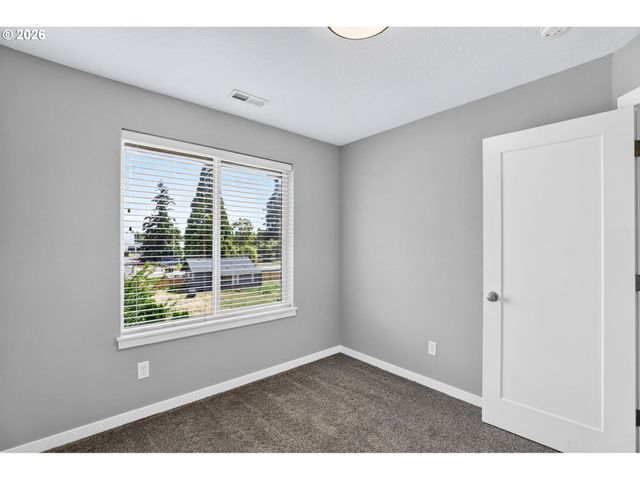 437 Ne 4TH Ave, Canby, OR 97013